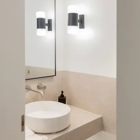 Large 3br In With 2 Balconies Appartement Cascais