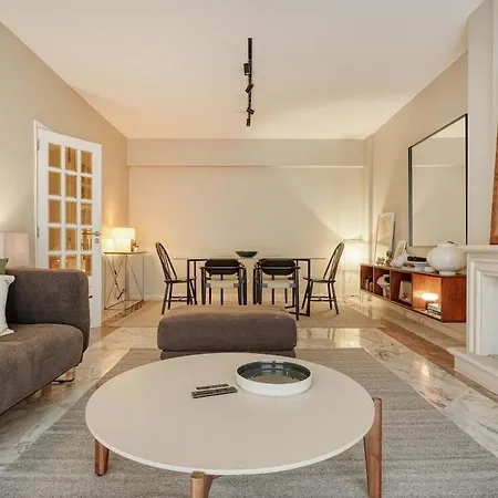 Large 3br In With 2 Balconies Appartement Cascais